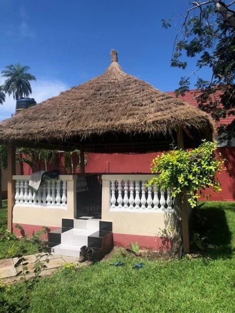 Heda House Panzió Sanyang Kültér fotó